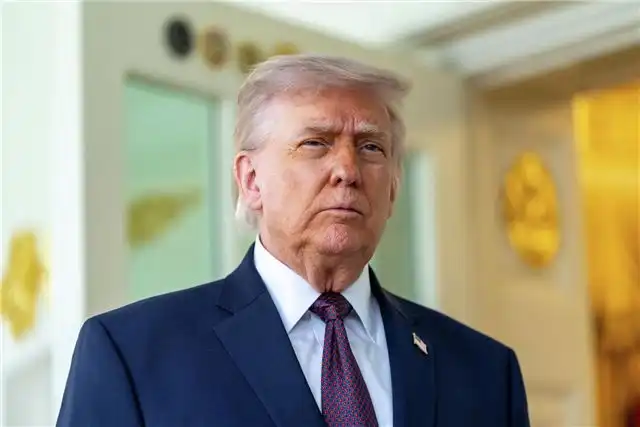 Axios сообщает о громком всплеске эмоций Трампа с нецензурной лексикой...