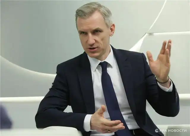 Василий Анохин объявил старт программы ремонта смоленских дворов в 2027 году