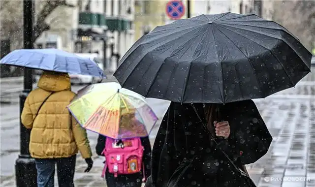 МЧС предупреждает - в Москве скоро гроза с проливным дождем, градом и ветром до 15 м/с