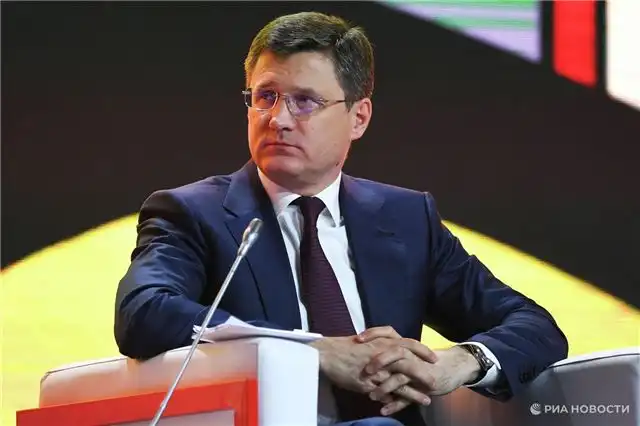 Новак дал указание подготовить меры по сокращению минимальных продаж дизельного топлива на бирже до 10%