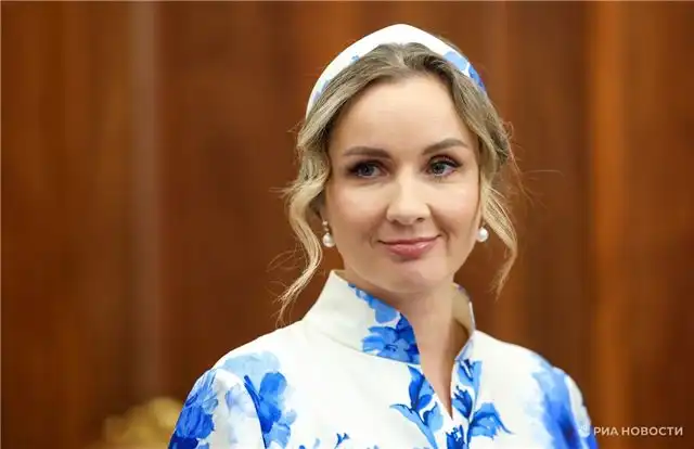 Люди просят Львову?Белову содействовать возвращению российских детей и...