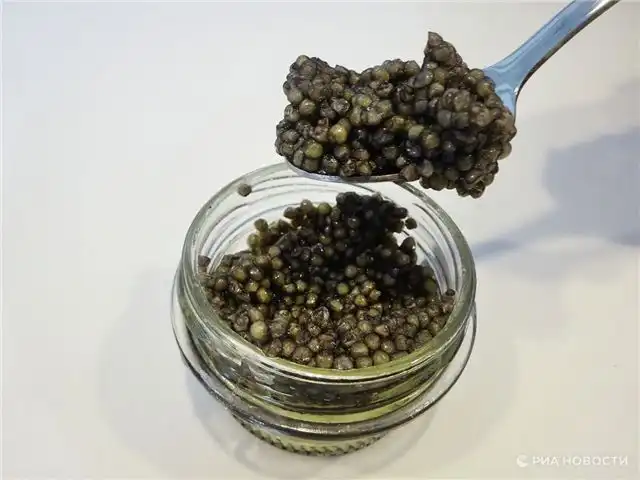 Гостям ПМЭФ-2026 подадут блюда дореволюционной кухни и блины с черной икрой