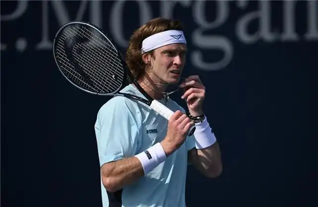 Андрей Рублев завершил борьбу на Открытом чемпионате Франции на стадии второго тура