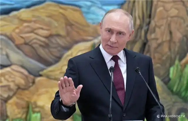 Путин поручил обеспечить адресную и результативную поддержку семей в России