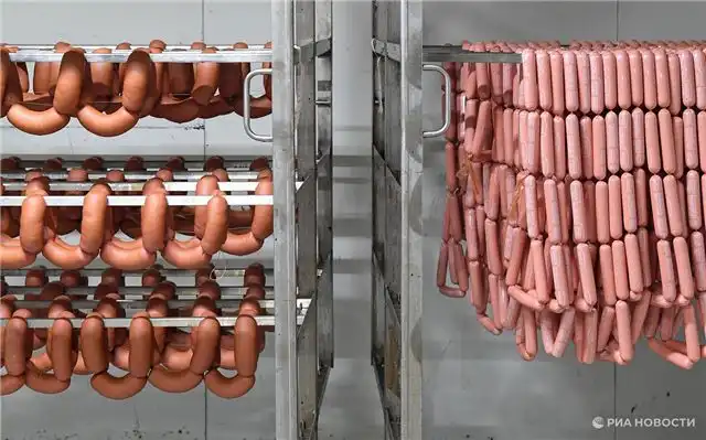 Меркулова предупреждает - колбасы, бекон и сладкие газировки с соками повышают риск рака