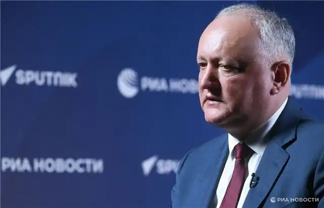 Додон заявил, что Запад поставил Санду у власти, чтобы использовать Мо...