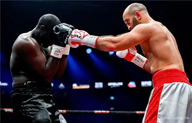 Гассиев уверенно отстоял титул WBA, победив Кадиру в Москве