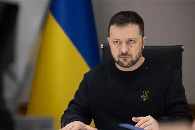 Monde - Зеленский стремится найти выход из политического кризиса на Украине