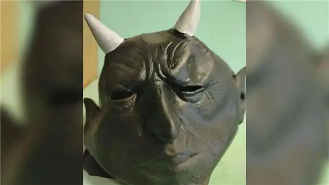 В Туле мужчину, который пугал жителей маской дьявола, направили на пси...