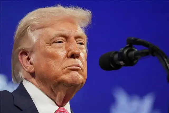 Трамп заявляет, что основная часть конфискованной иранской нефти посту...